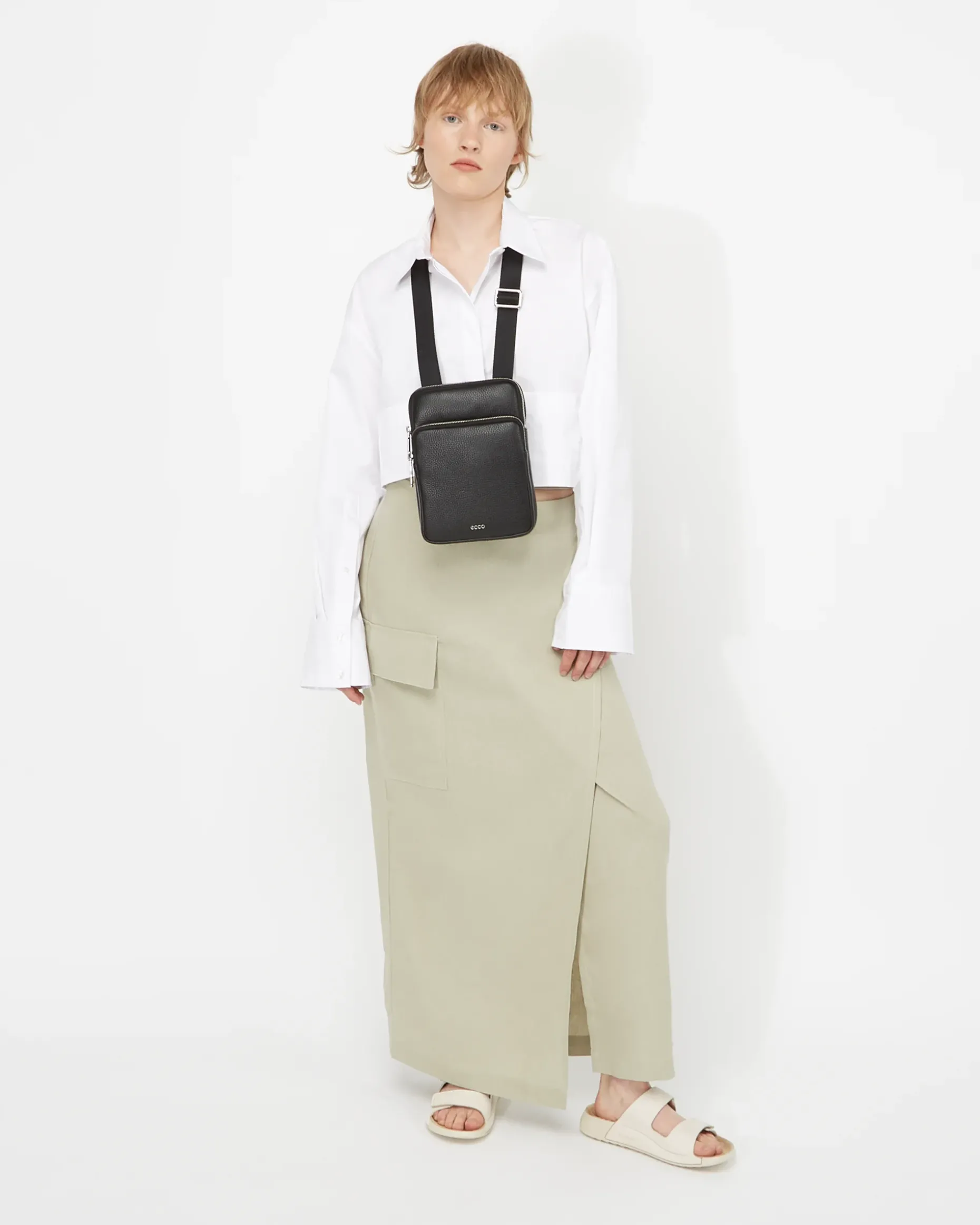 ecco_flat_pouch_3.webp ECCO Flat Pouch